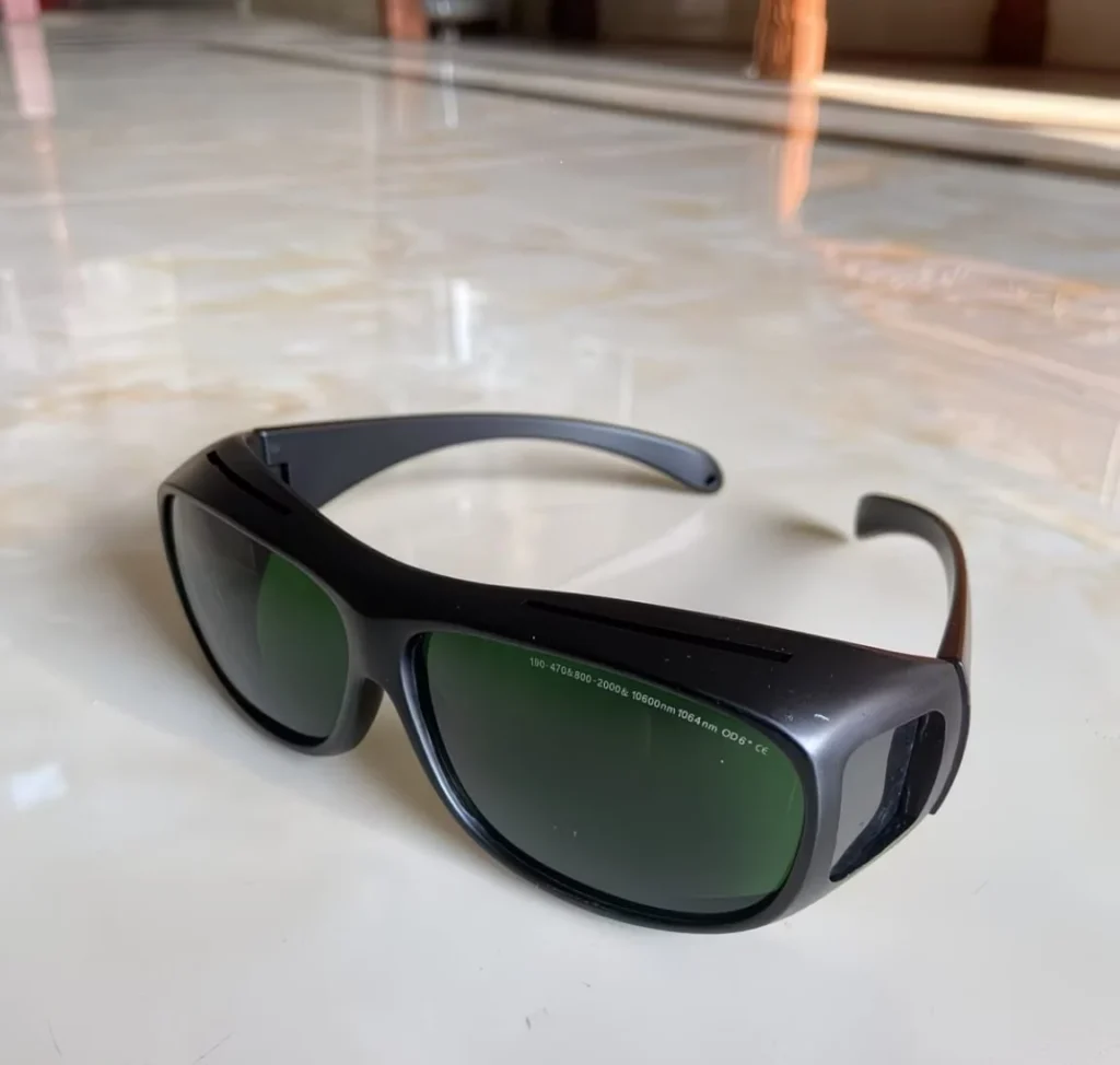 900-1100nm protective goggles suitable for laser cannons have been tested to have good protective effects